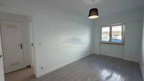 Apartamento T2 para Venda em Falagueira-Venda Nova