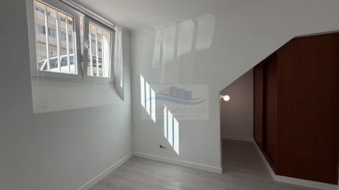 Apartamento T2 para Venda em Falagueira-Venda Nova