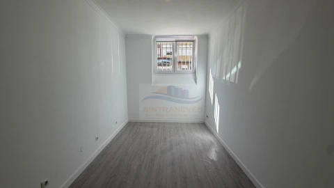 Apartamento T2 para Venda em Falagueira-Venda Nova
