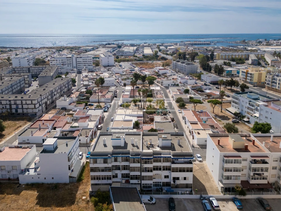 Apartamento T3 para Venda em Quelfes Foto 13