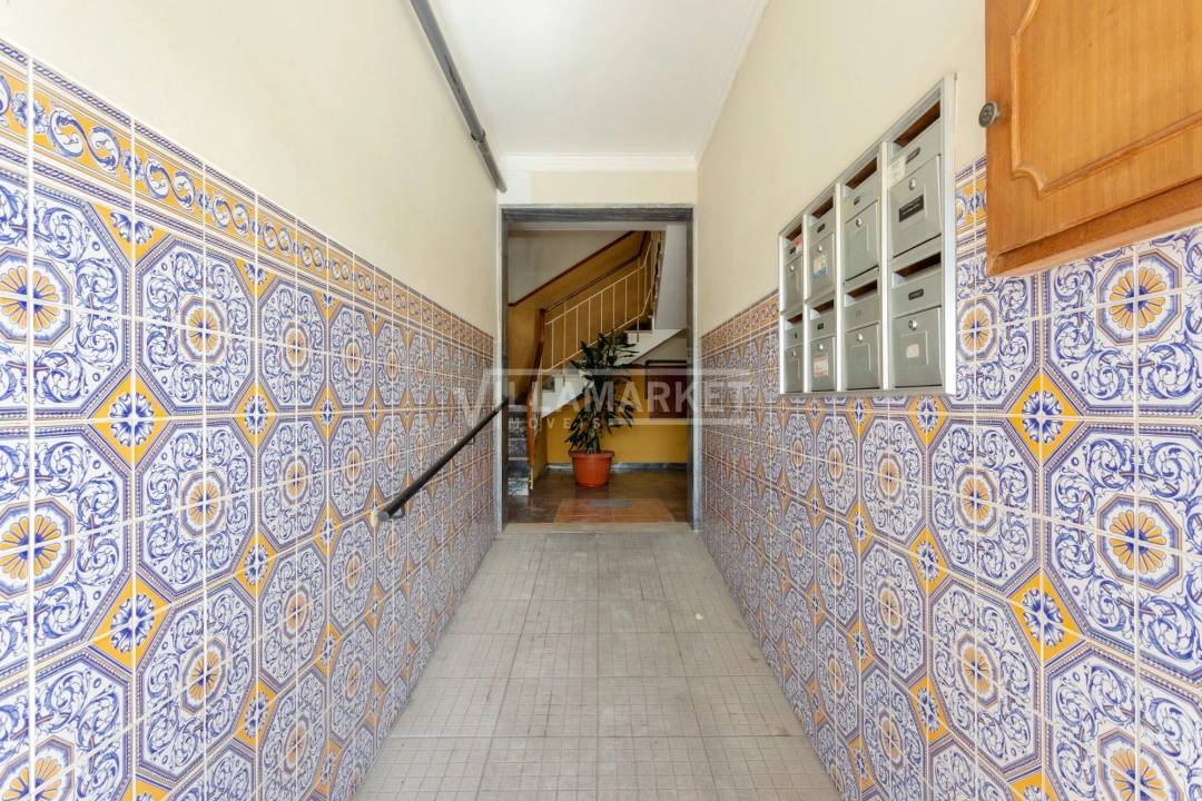 Apartamento T3 para Venda em Quelfes Foto 50