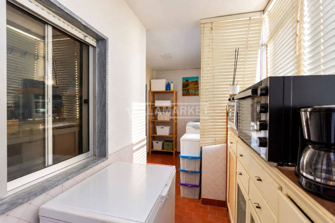 Apartamento T3 para Venda em Quelfes Foto 46