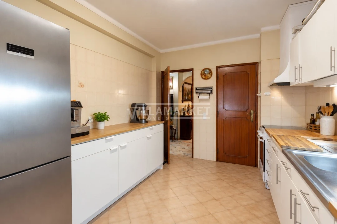 Apartamento T3 para Venda em Quelfes Foto 26