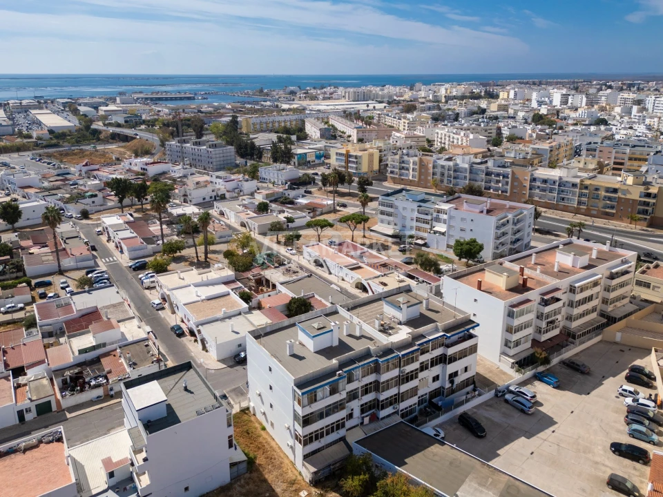 Apartamento T3 para Venda em Quelfes Foto 11