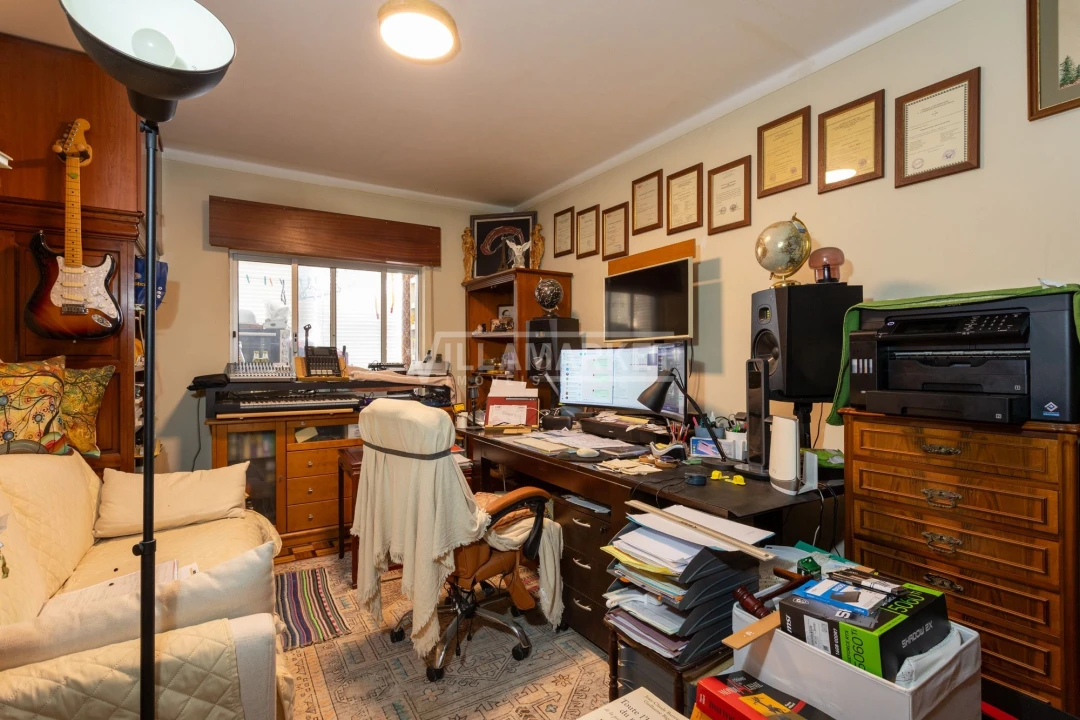 Apartamento T3 para Venda em Quelfes Foto 44