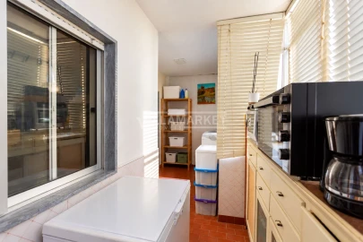 Apartamento T3 para Venda em Quelfes