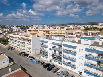 Apartamento T3 para Venda em Quelfes
