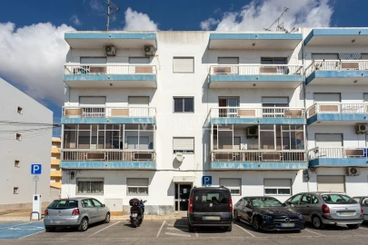 Apartamento T3 para Venda em Quelfes