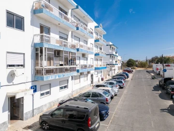 Apartamento T3 para Venda em Quelfes