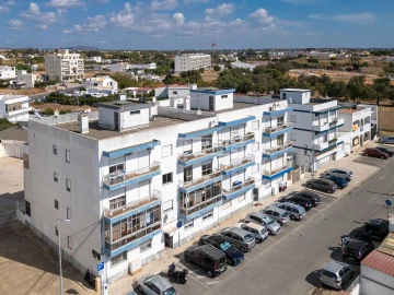 Apartamento T3 para Venda em Quelfes