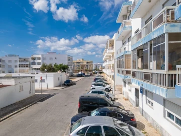 Apartamento T3 para Venda em Quelfes