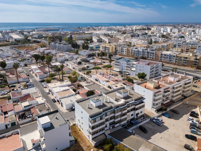 Apartamento T3 para Venda em Quelfes Foto 11