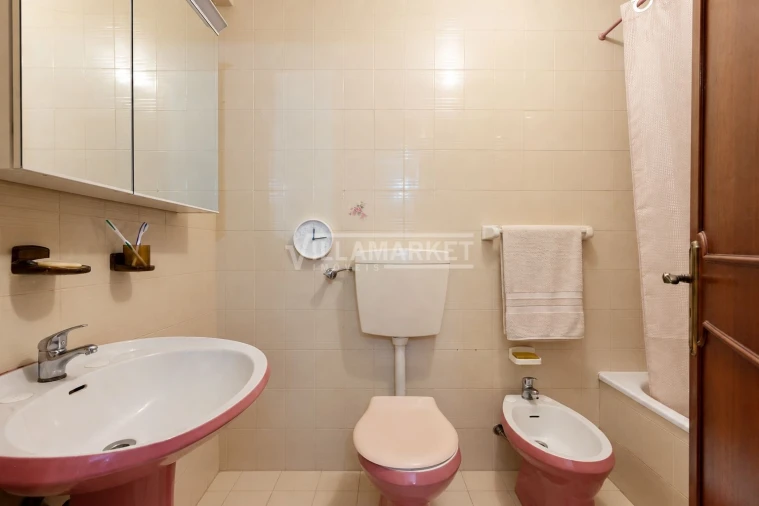 Apartamento T3 para Venda em Quelfes Foto 39