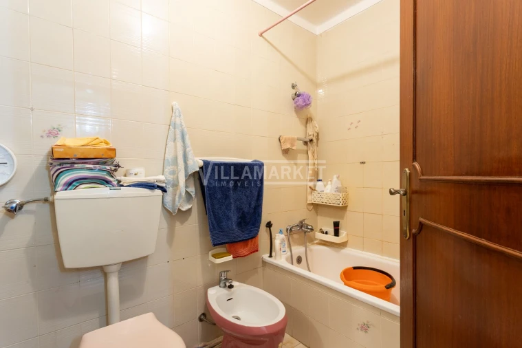 Apartamento T3 para Venda em Quelfes Foto 41