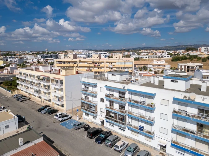 Apartamento T3 para Venda em Quelfes Foto 7