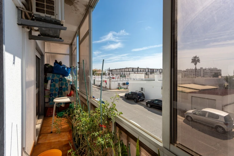 Apartamento T3 para Venda em Quelfes Foto 6