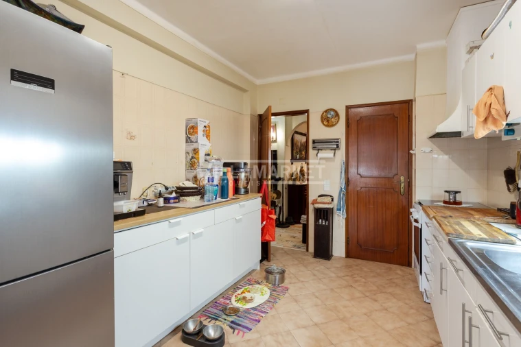 Apartamento T3 para Venda em Quelfes Foto 34
