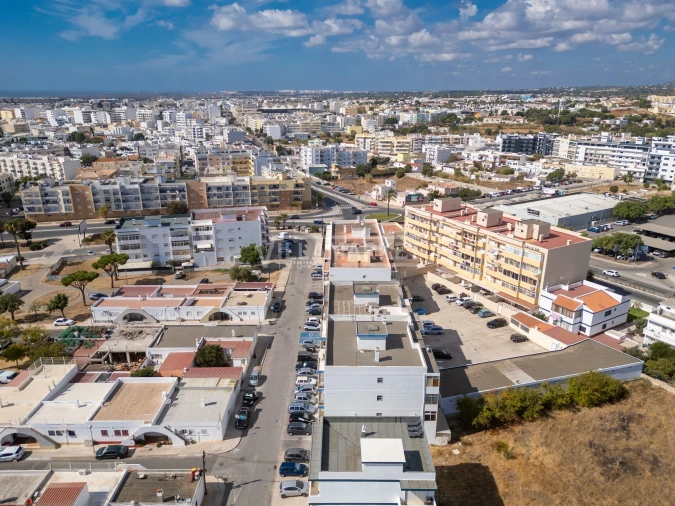 Apartamento T3 para Venda em Quelfes Foto 19