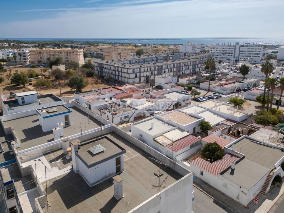 Apartamento T3 para Venda em Quelfes Foto 29