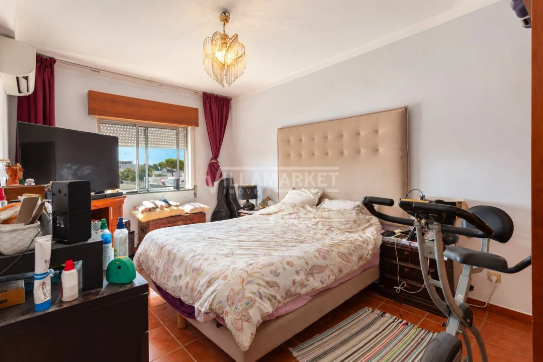 Apartamento T3 para Venda em Quelfes Foto 40