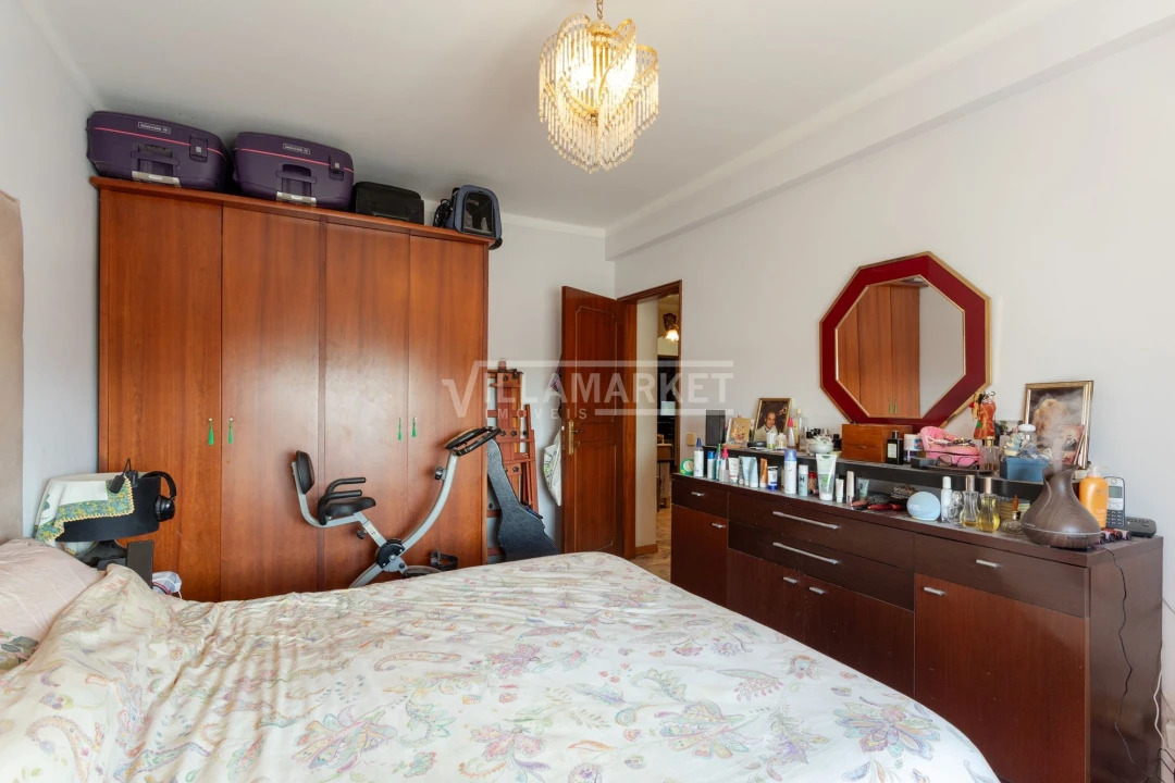 Apartamento T3 para Venda em Quelfes Foto 30
