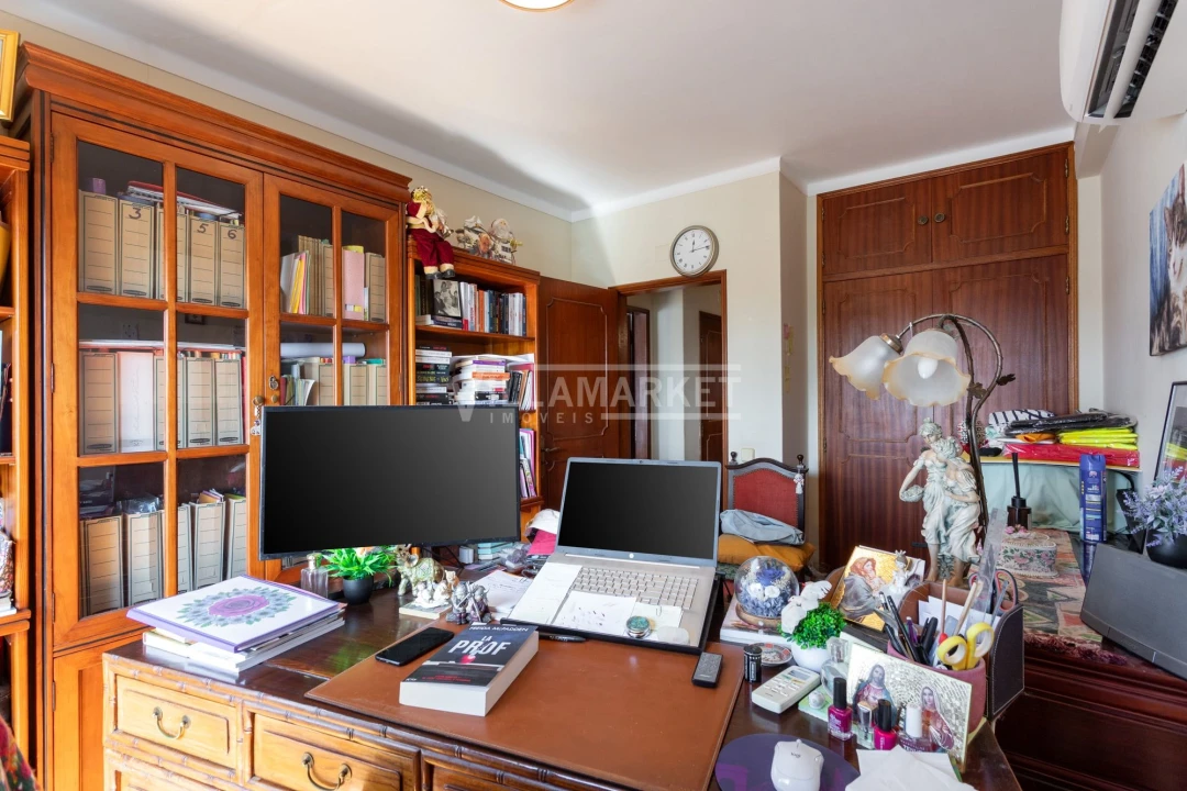 Apartamento T3 para Venda em Quelfes Foto 24