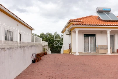 Moradia T3 para Venda em Vilarinho dos Galegos e Ventozelo