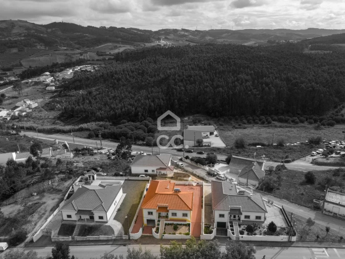 Moradia T3 para Venda em Vilarinho dos Galegos e Ventozelo Foto 30
