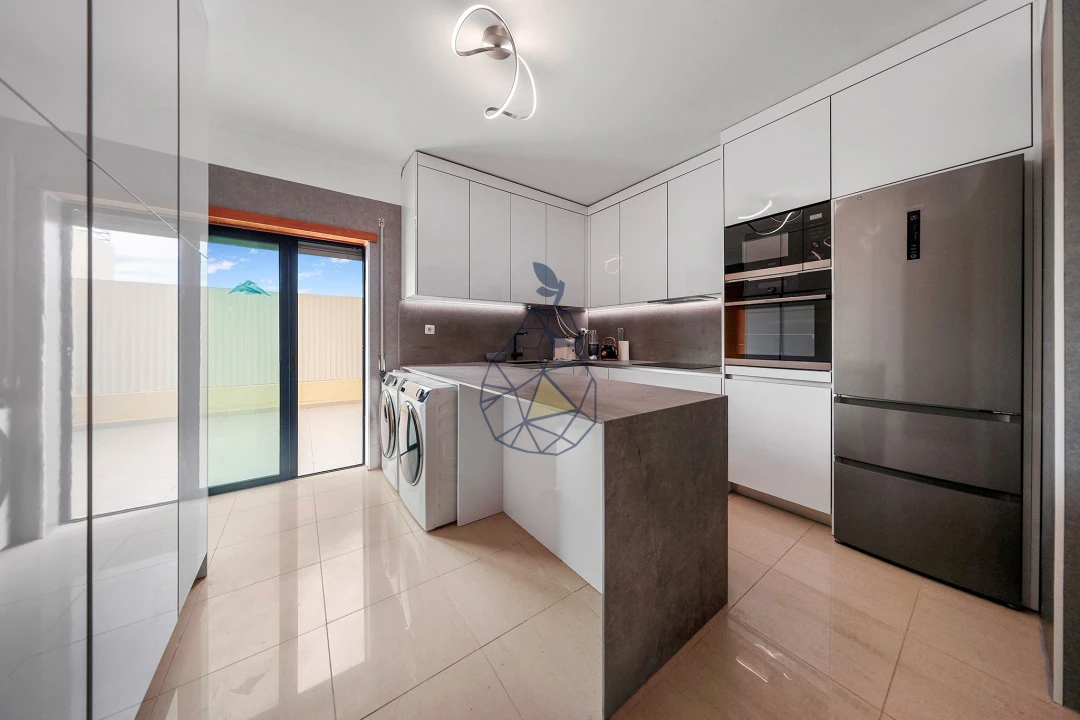 Apartamento T3 para Venda em Portimão Foto 2