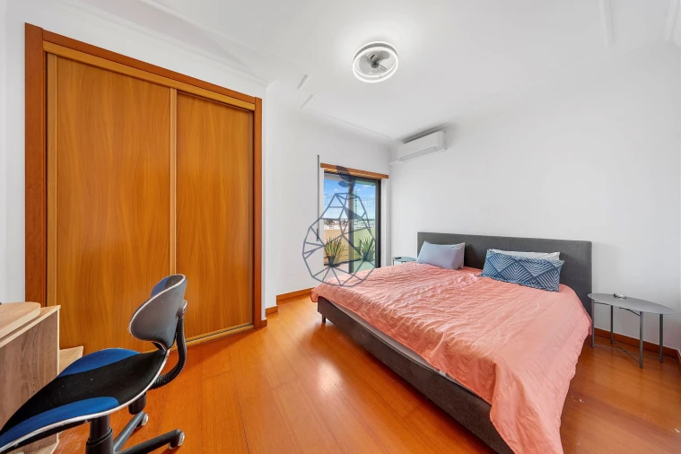 Apartamento T3 para Venda em Portimão Foto 16