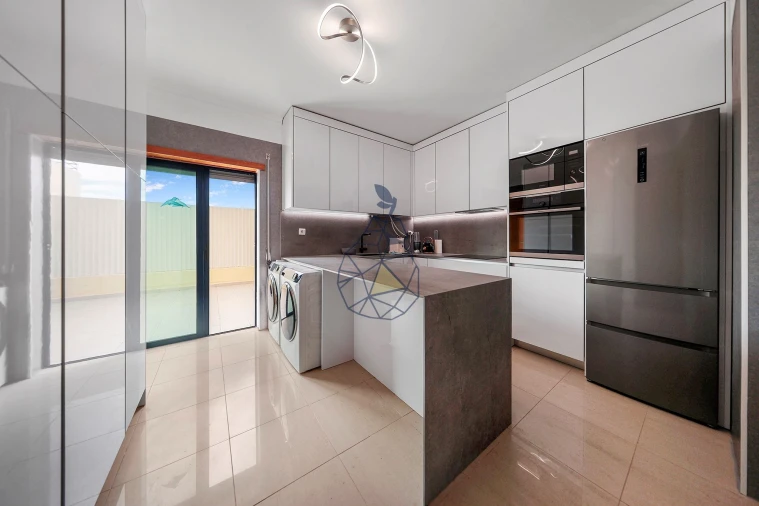 Apartamento T3 para Venda em Portimão Foto 2