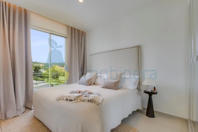 Moradia T4 para Venda em Santa Barbara de Nexe
