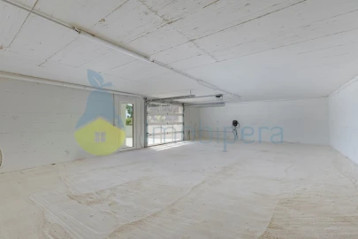Moradia T4 para Venda em Santa Barbara de Nexe