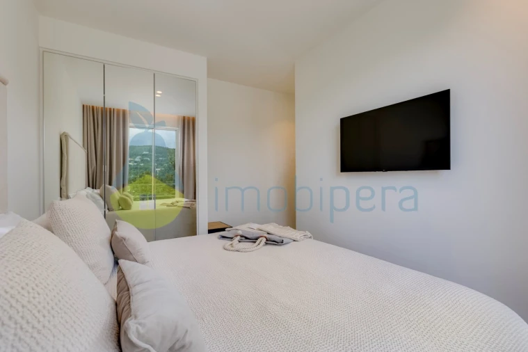 Moradia T4 para Venda em Santa Barbara de Nexe Foto 32