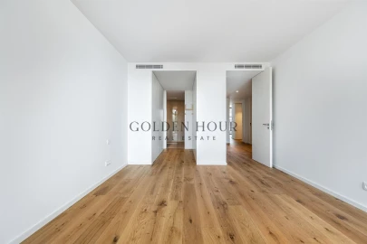 Apartamento T4 para Venda em Mafamude e Vilar do Paraíso