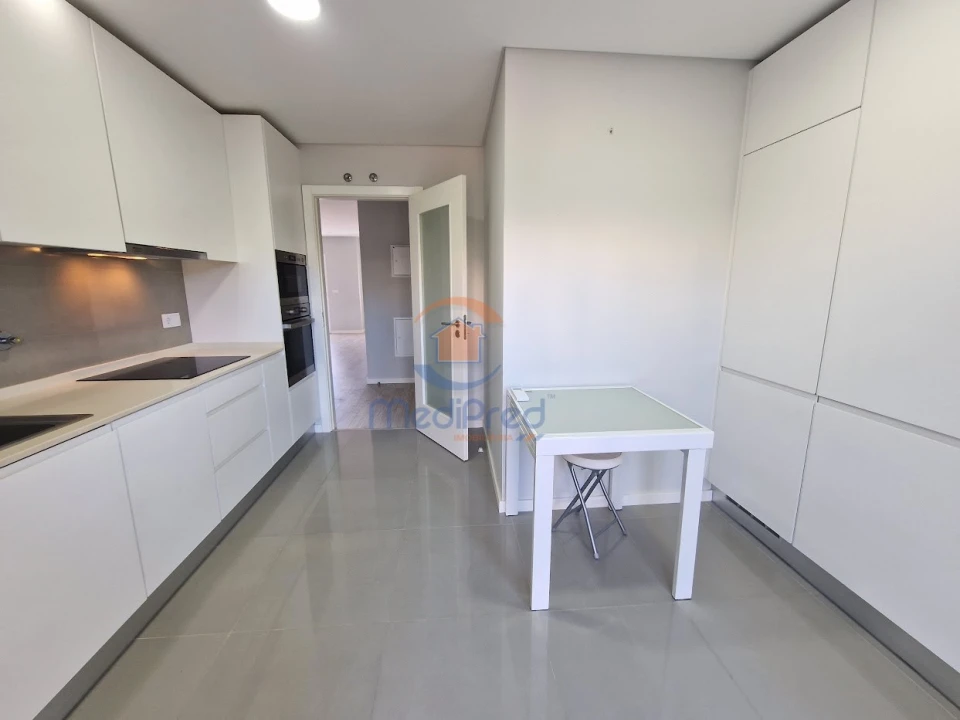 Apartamento T3 para Venda em Ramada e Caneças Foto 12