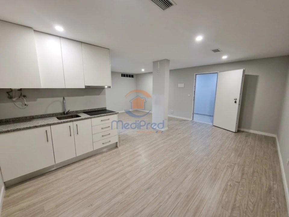 Apartamento T3 para Venda em Ramada e Caneças Foto 35