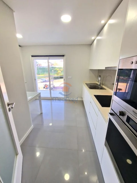 Apartamento T3 para Venda em Ramada e Caneças