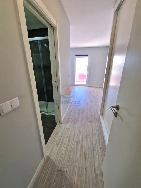 Apartamento T3 para Venda em Ramada e Caneças