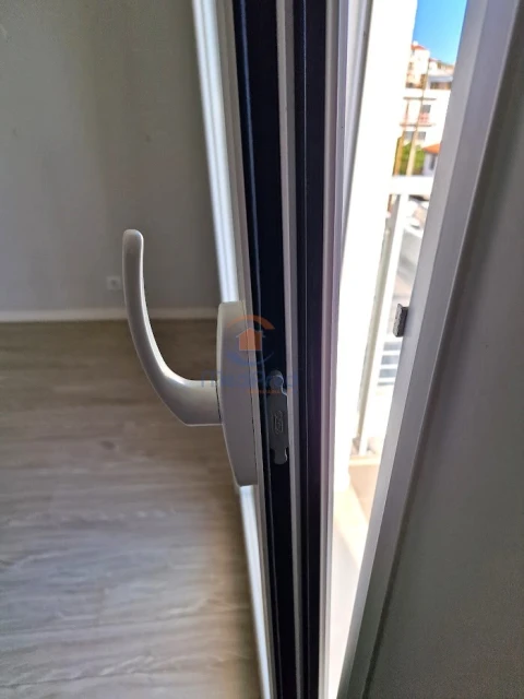 Apartamento T3 para Venda em Ramada e Caneças