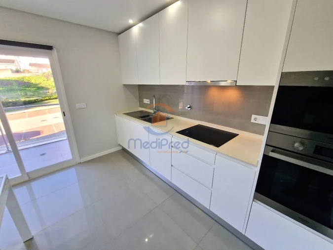 Apartamento T3 para Venda em Ramada e Caneças Foto 9