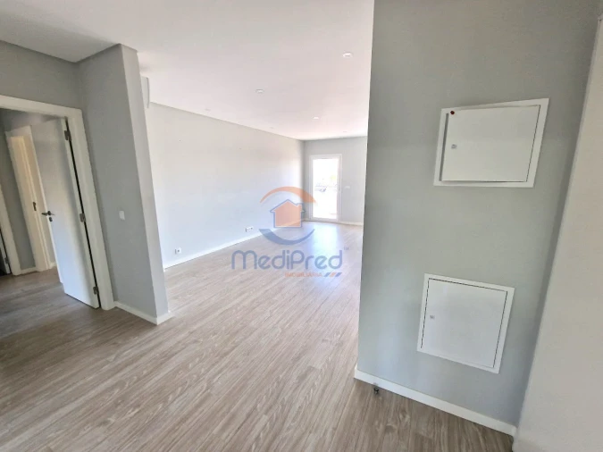 Apartamento T3 para Venda em Ramada e Caneças Foto 2