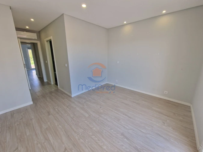 Apartamento T3 para Venda em Ramada e Caneças Foto 23