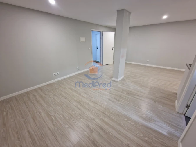 Apartamento T3 para Venda em Ramada e Caneças Foto 40