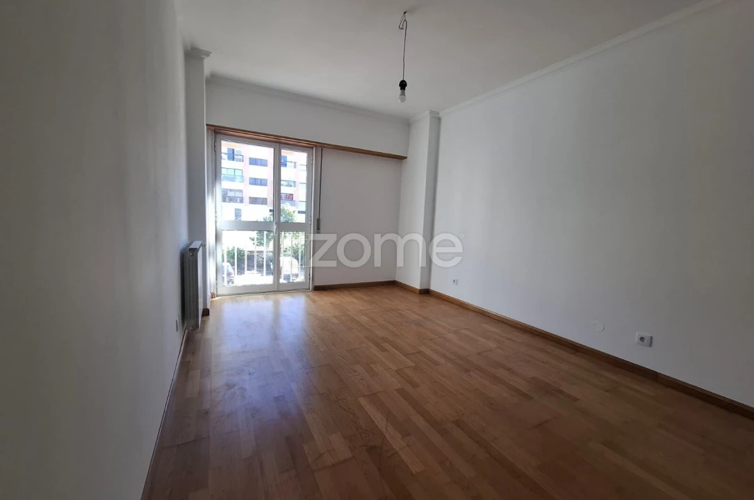 Apartamento T3 para Venda em Porto Salvo Foto 26
