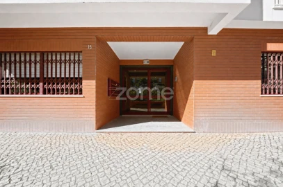 Apartamento T3 para Venda em Porto Salvo