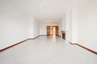 Apartamento T3 para Venda em Porto Salvo