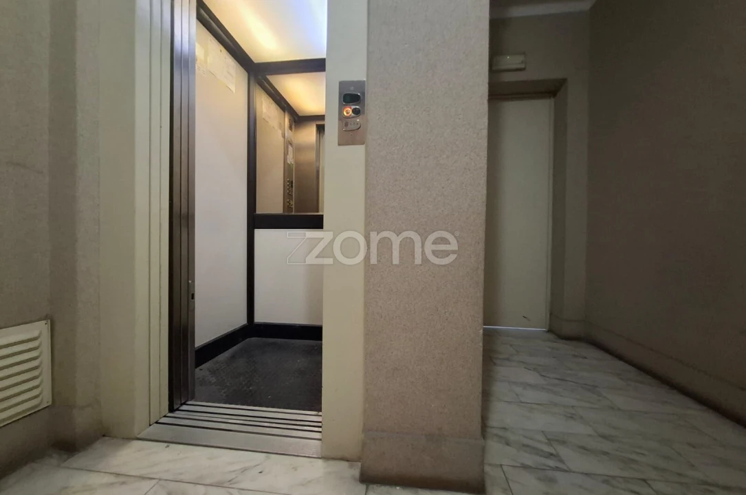 Apartamento T3 para Venda em Porto Salvo Foto 46