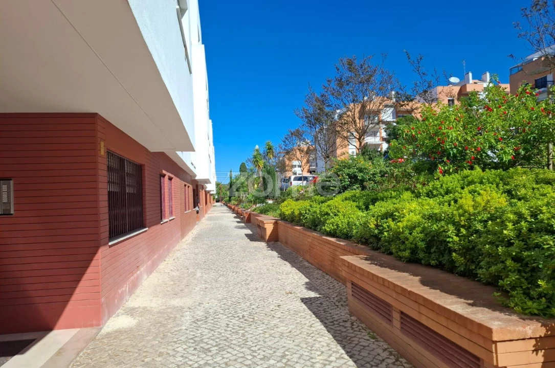 Apartamento T3 para Venda em Porto Salvo Foto 48
