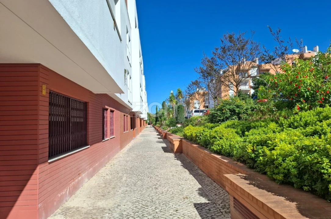 Apartamento T3 para Venda em Porto Salvo Foto 50